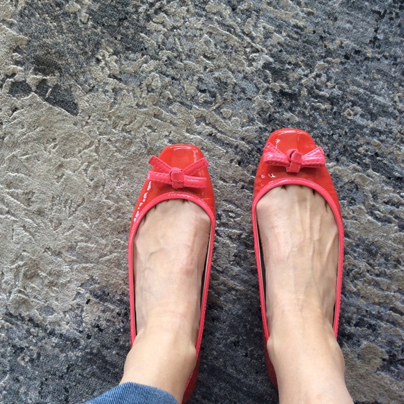 Kate spade- super cute flats - Picture 4 of 8